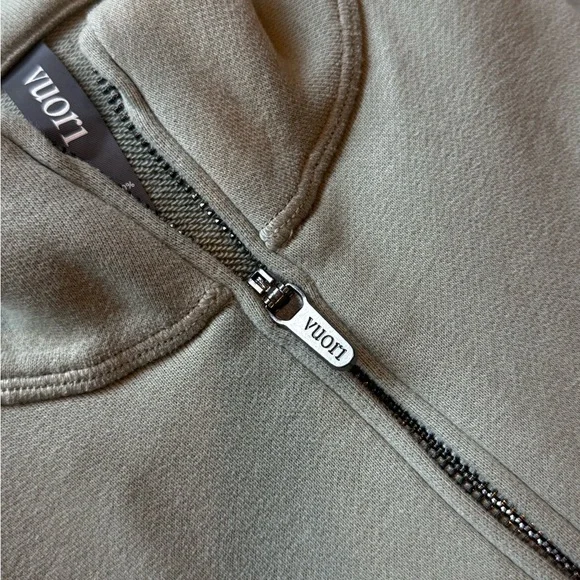 Vuori Men's quarter zip fleece